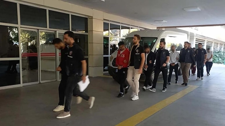 12 ilde eş zamanlı operasyon: Yatırım dolandırıcılığı şüphesiyle 20 kişi gözaltında, 1 günde 102 milyon TL akış tespit edildi - Görsel 1