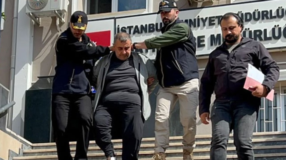 12 yıldır kaçakken çapkınlık yapmaya gitti, otelde yakalandı