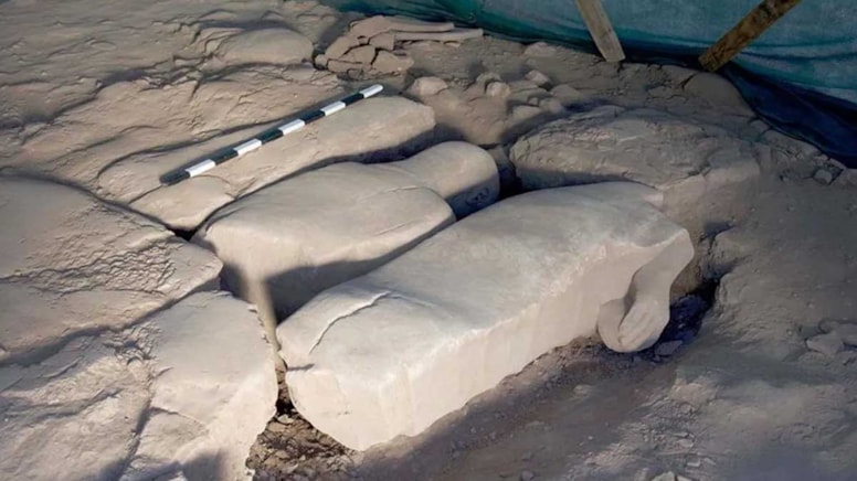 2 bin 500 yıllık heykel yüzüstü gömüldü, gerçek yüzyıllar sonra ortaya çıktı - Görsel 1