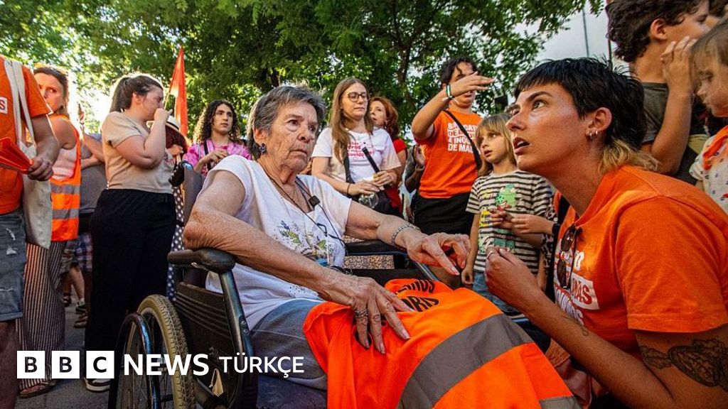 87 yaşındaki Maricarmen, 70 yıl yaşadığı evine dönüyor: İspanya'da konut krizine karşı toplumsal direniş kazandi
