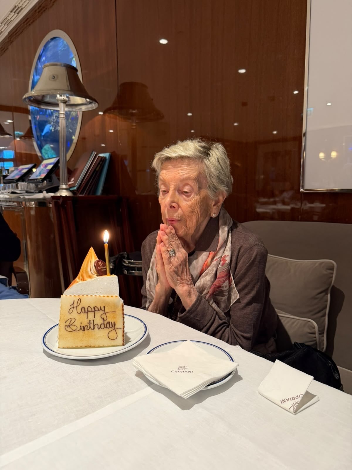 90 yaşına bastı: Kaya Çilingiroğlu'ndan annesine sürpriz - Görsel 3