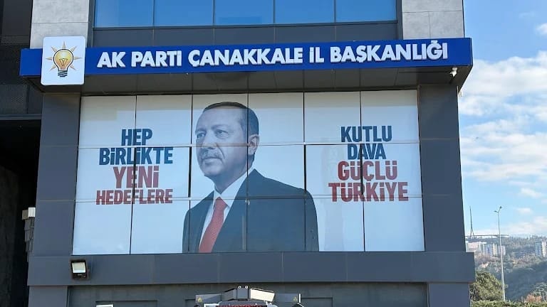 AKP'liler toplantı sonrası birbirine girdi! Partiden apar topar açıklama geldi