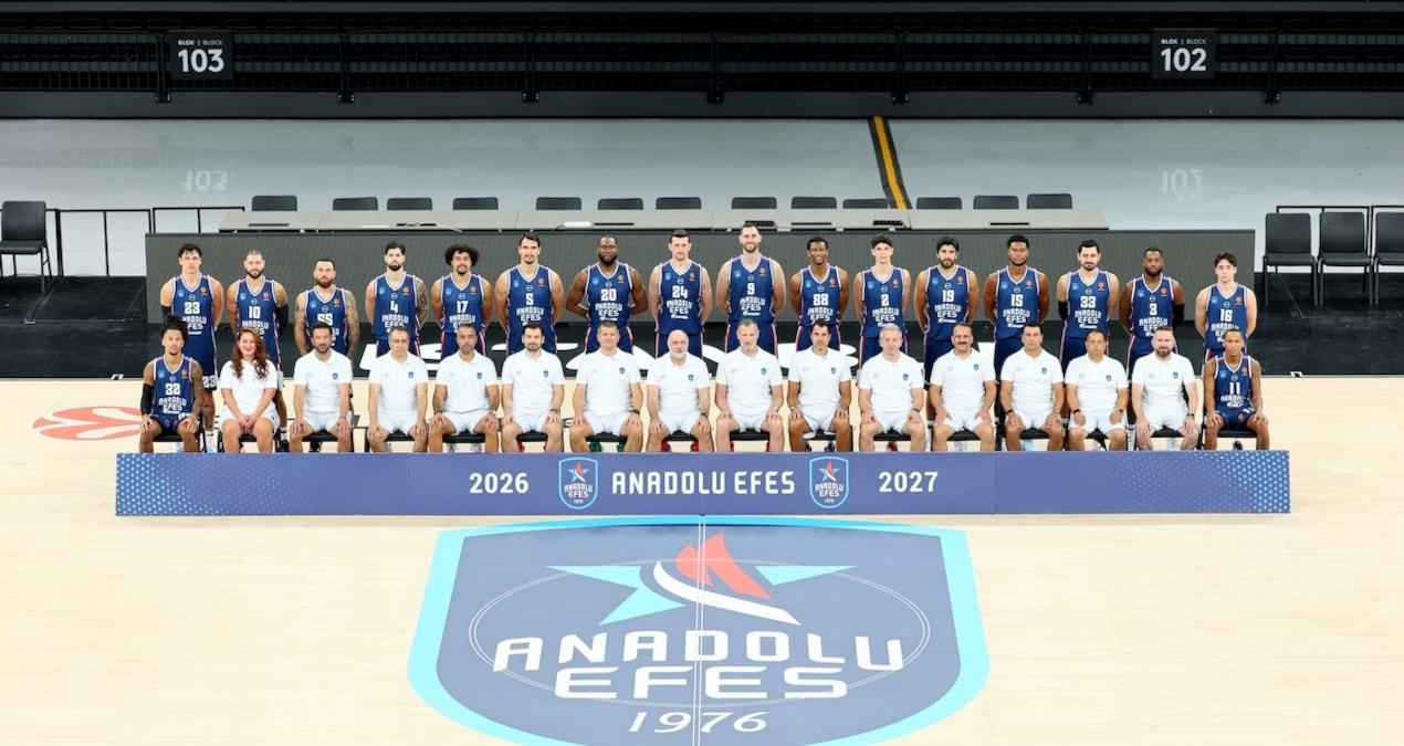 Anadolu Efes sezona iddialı giriyor! Lacivert-beyazlıların yıldızları Sözcü’ye konuştu - Görsel 1