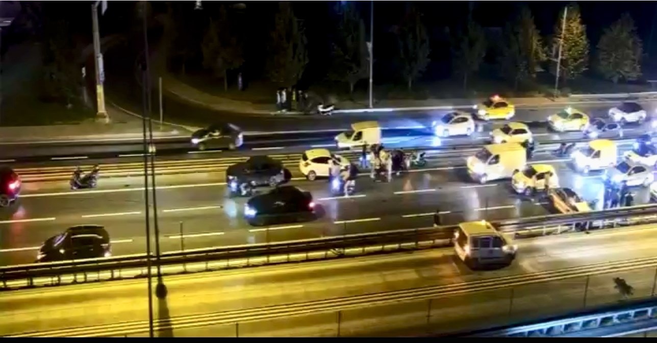 Avcılar’da iki otomobil çarpıştı: 2 kişi yaralandı - Görsel 3