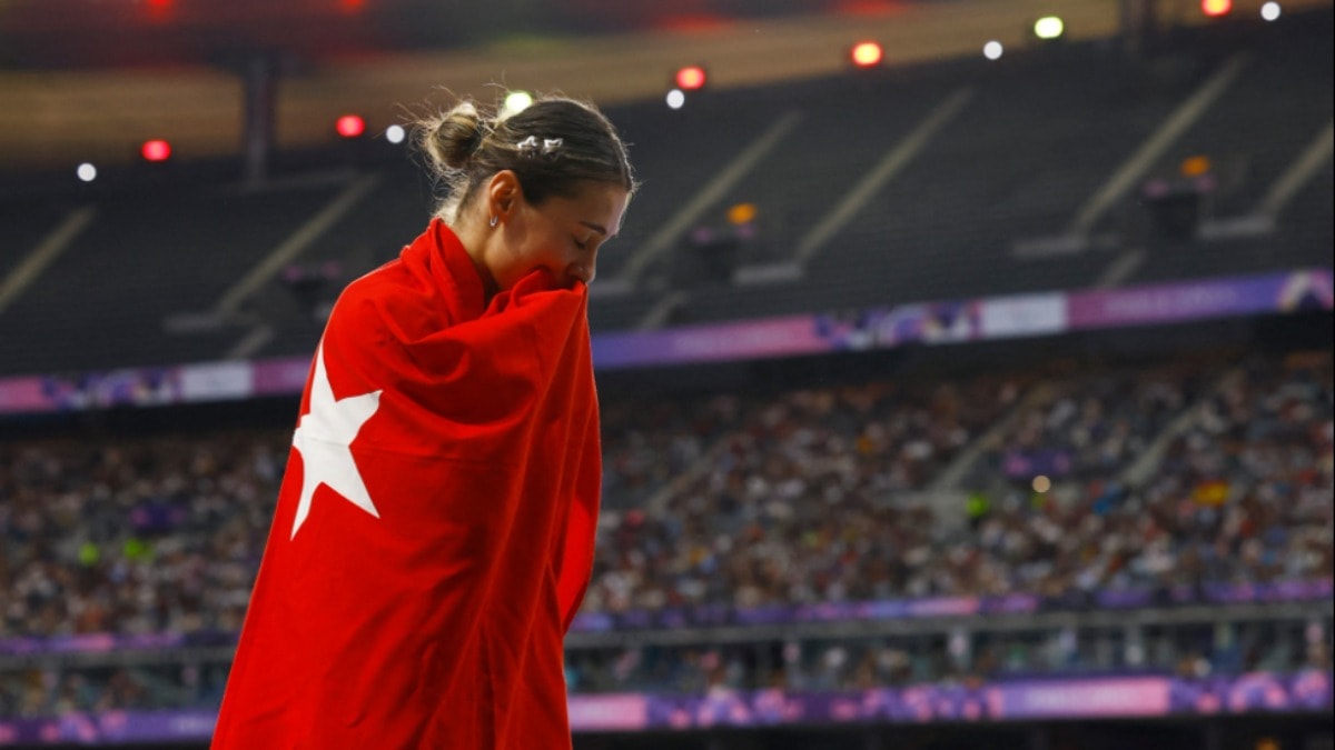Aysel Önder'den Paris 2024 Paralimpik Oyunları'nda gümüş madalya