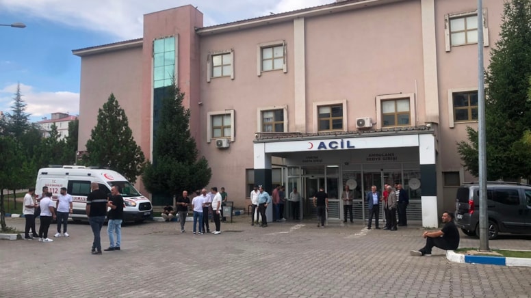 Baba engelli oğlunu gezdirmeye çıktı, şarampole yuvarlandı - Görsel 1