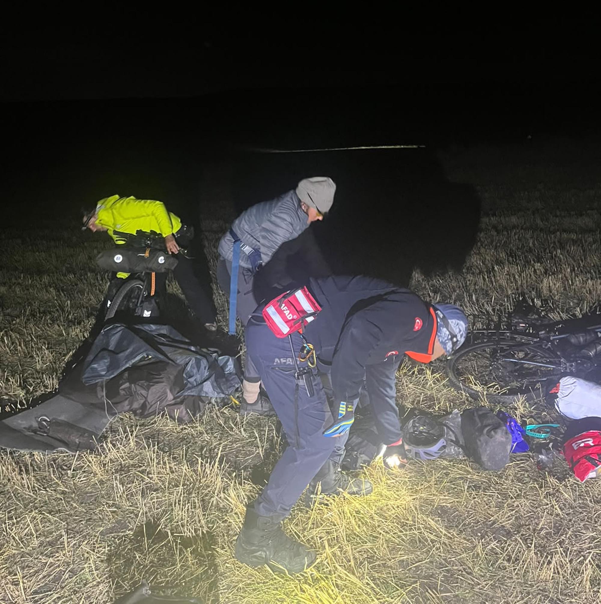 Bisikletleriyle gezerken yolunu kaybeden 2 turist bulundu - Görsel 3