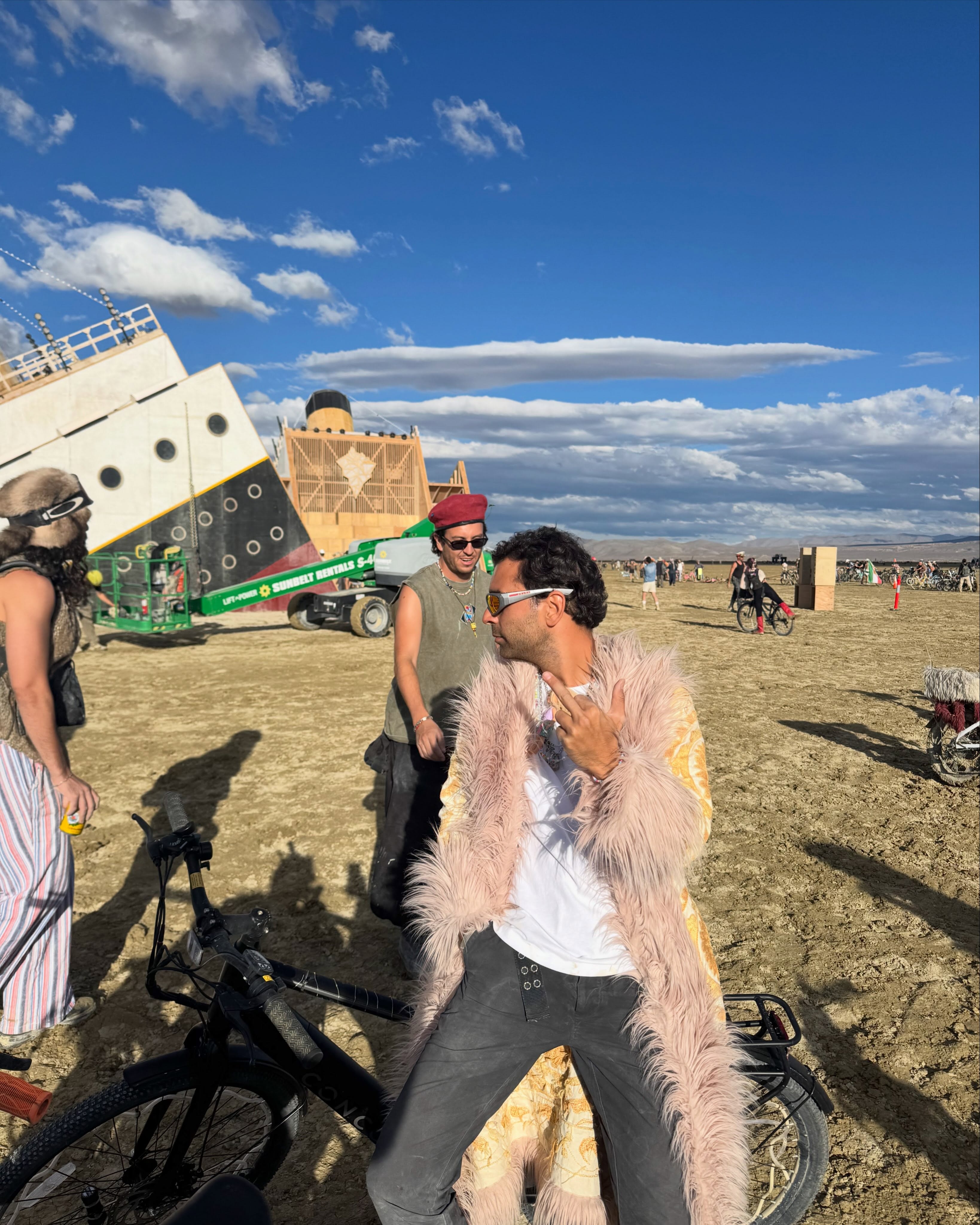 Cem Pilevneli soluğu Nevada Çölü’nde aldı: Burning Man’den dikkat çeken kareler - Görsel 5