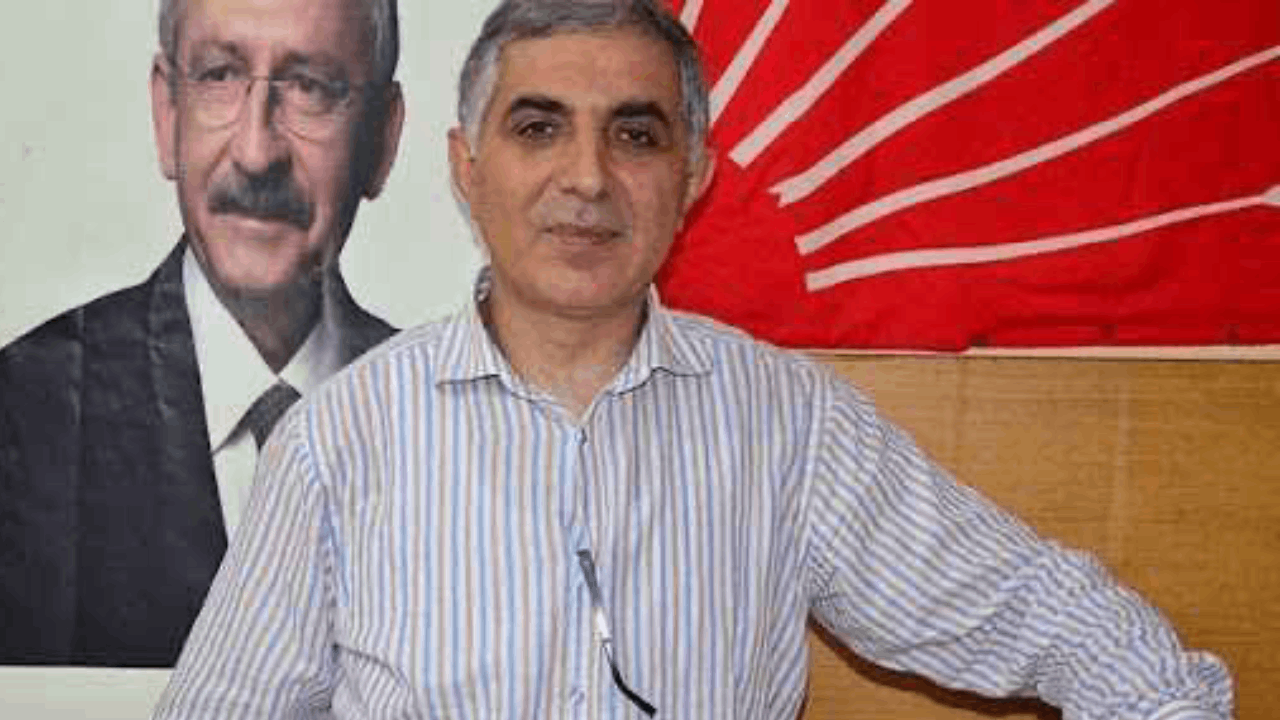 CHP’li eski başkandan Özel’e dikkat çeken destek: 'Ayaklarını yıkar...'