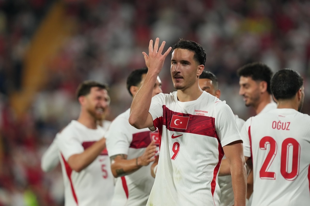 Deniz Gül'ün Türkiye'ye geliş saati belli oldu! Galatasaray için geliyor