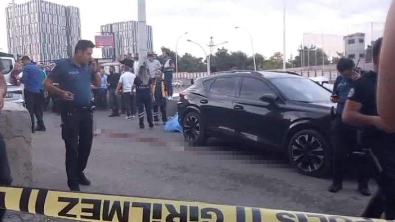 Diyarbakır'da ortalık savaş alanına döndü: Ölüler var - Görsel 4
