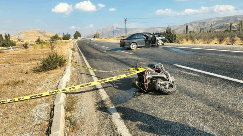Doğanşehir'de motosiklet otomobille çarpıştı: Genç sürücü hastanede hayatını kaybetti - Görsel 1