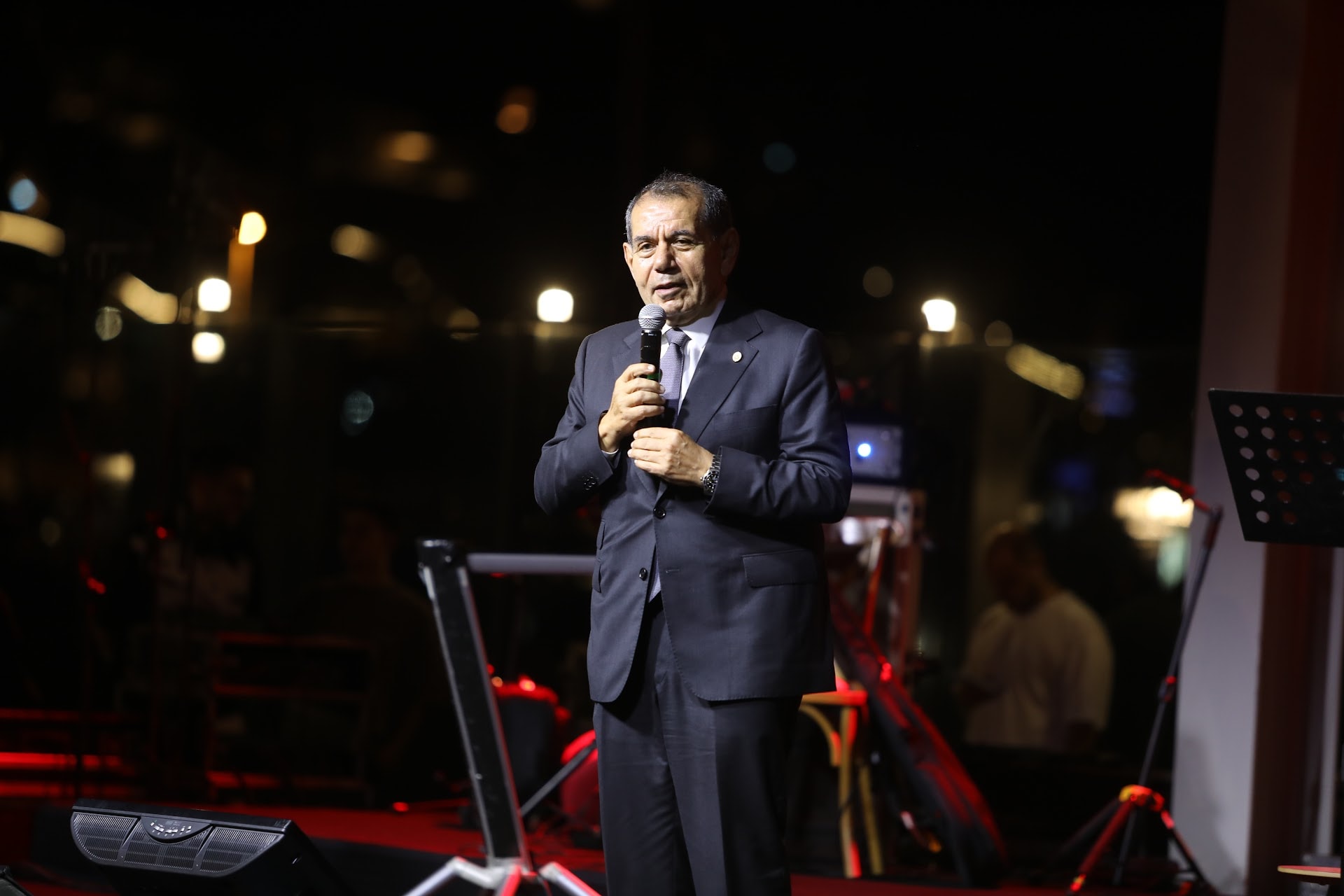 Dursun Özbek'ten Okan Buruk'a tam destek: "Hiç kimse bizi bu yoldan çeviremez, 27. şampiyonluğa koşuyoruz"