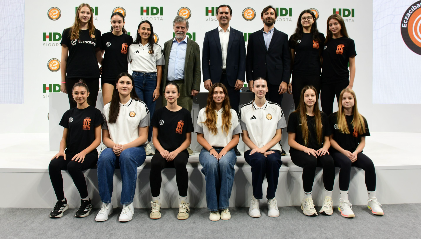 Eczacıbaşı Spor Salonu'nun ismi değişti