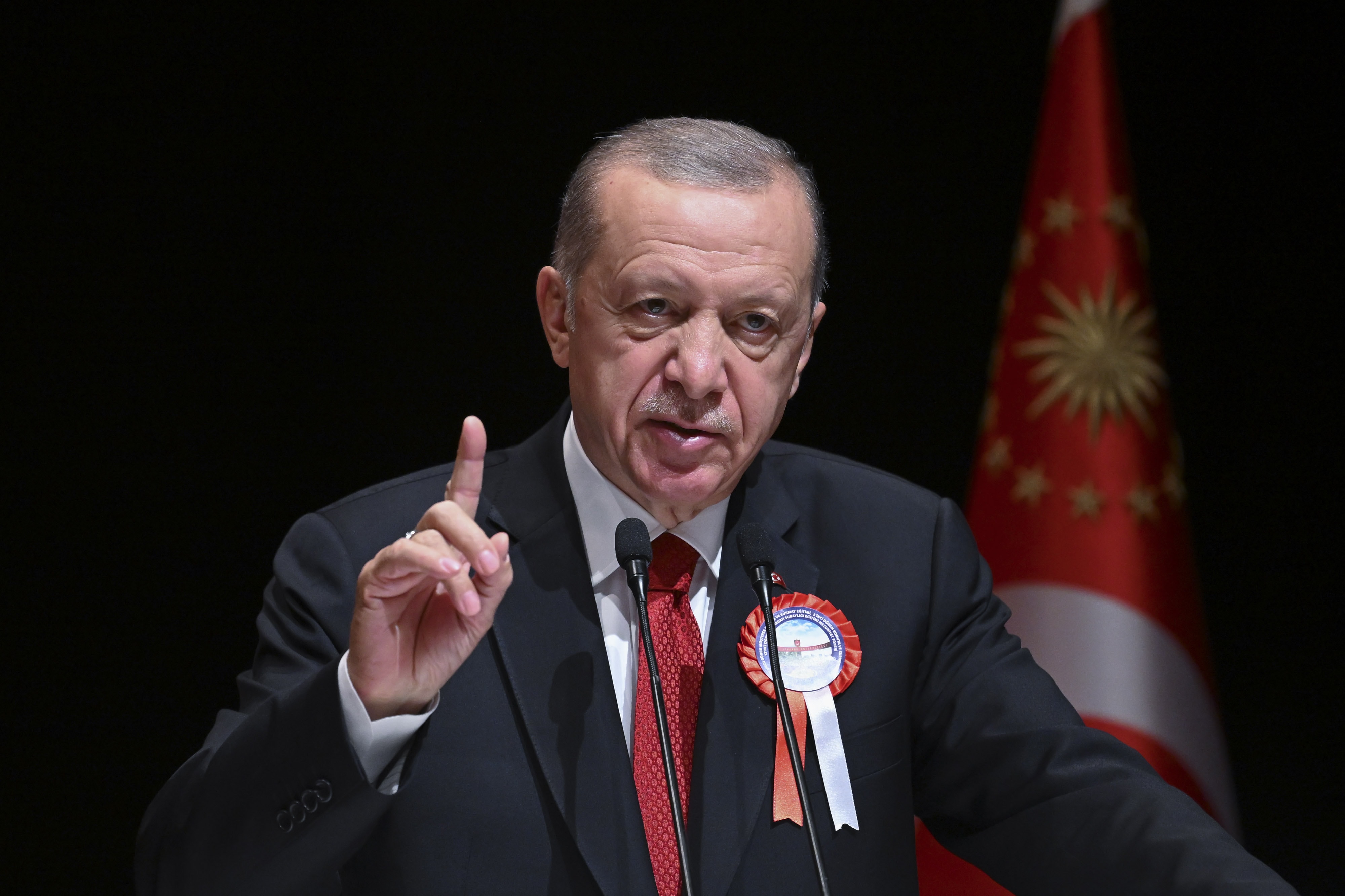 Erdoğan Newsweek'e açıkladı: "Türkiye ne Doğu'yu seçecek ne de Batı'yı, kendi yolunu gidecek"