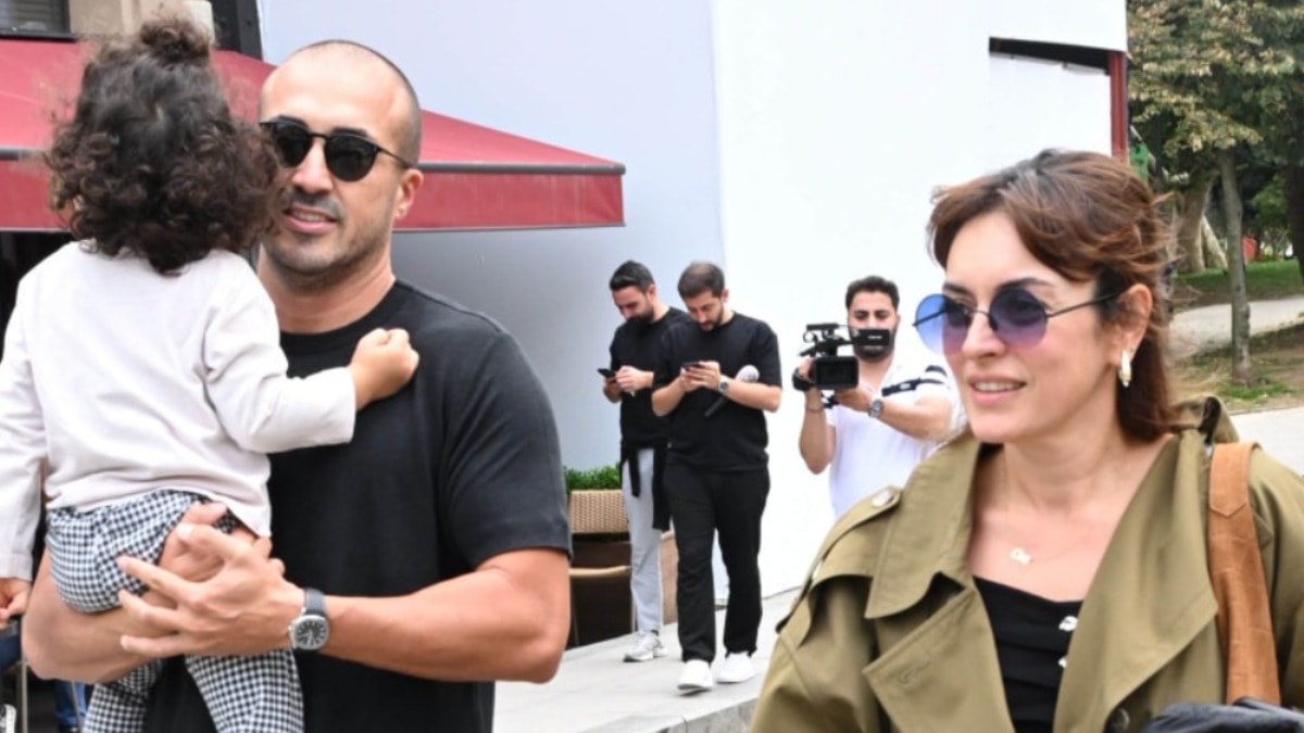 Ezgi Mola eski eşiyle görüntülendi: Oğulları Can'ı parka götürdüler