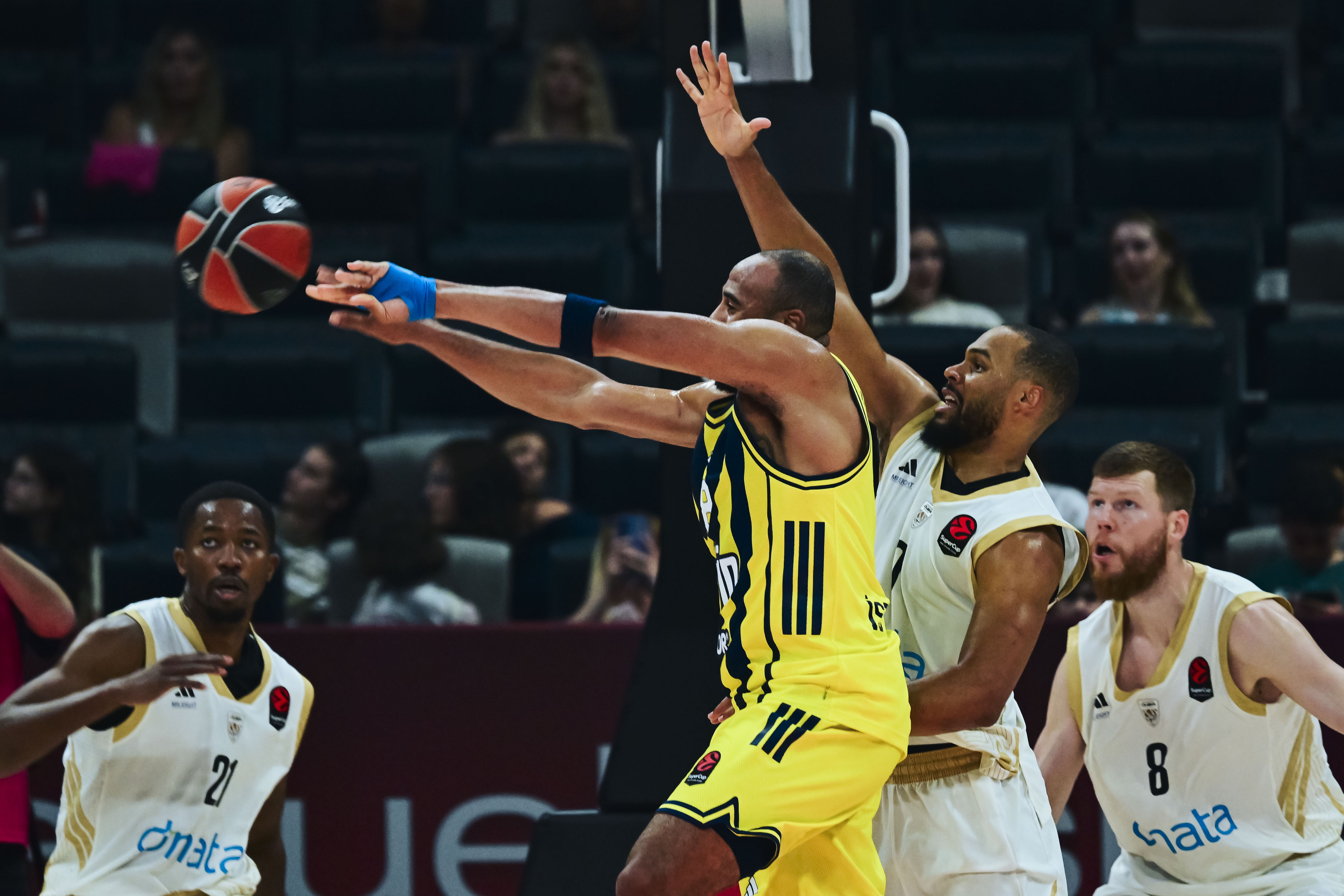 Fenerbahçe Tarfin Süper Kupa'yı 3. tamamladı