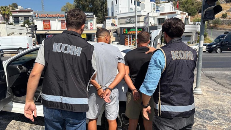 Fransa’nın kırmızı bültenle aradığı şüpheli Bodrum’da sahte kimlikle yakalandı - Görsel 1