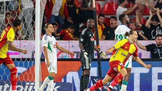 Göztepe puanı son sonda kurtardı