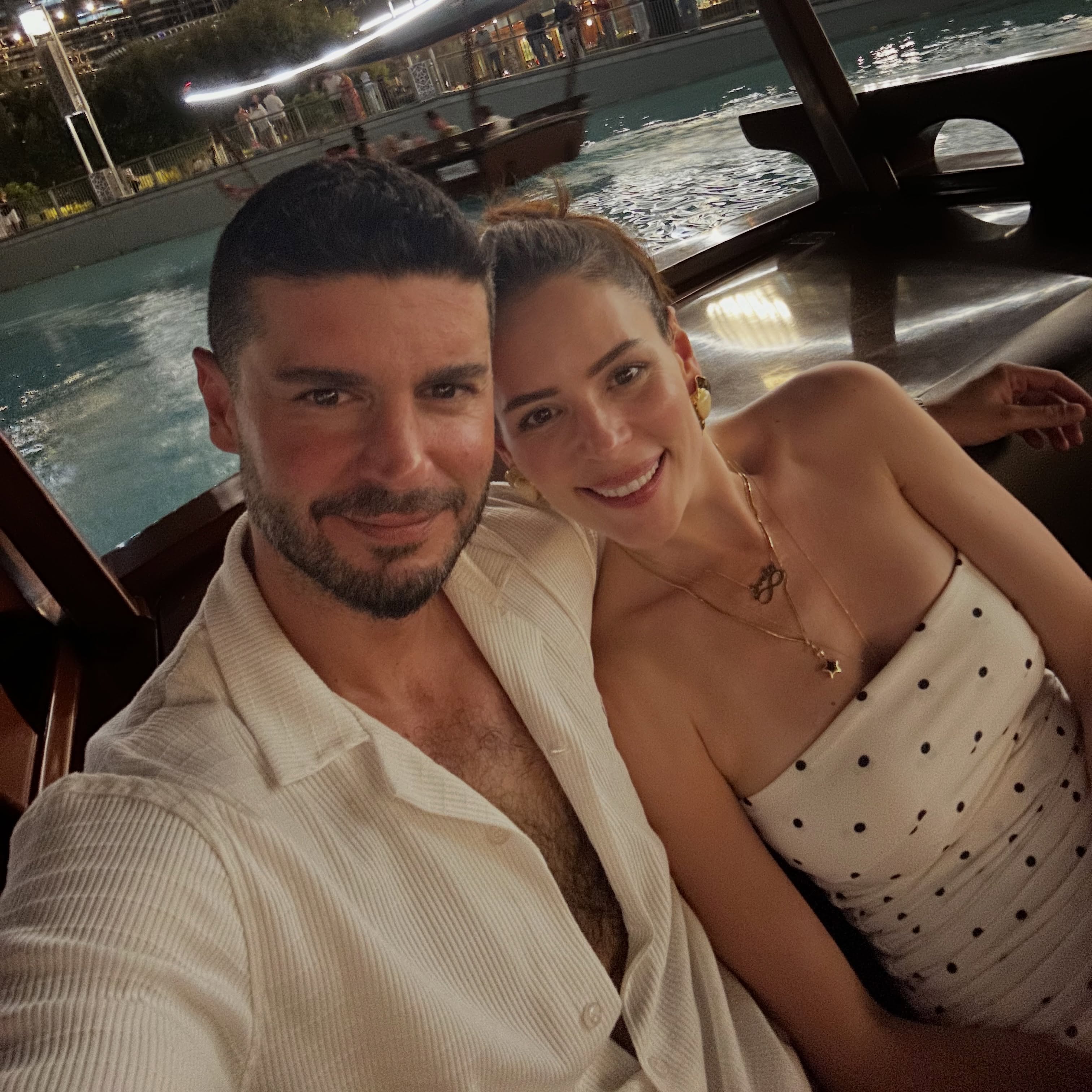 Gündüz safari yaptılar, akşam şehir merkezinde tur attılar: Berk Oktay ve YIldız Çağrı aşka geldi - Görsel 4
