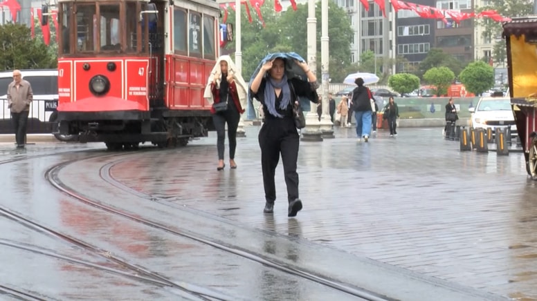 Hafta sonu planlarını şimdiden iptal edin! AKOM'dan İstanbul için sağanak uyarısı - Görsel 1
