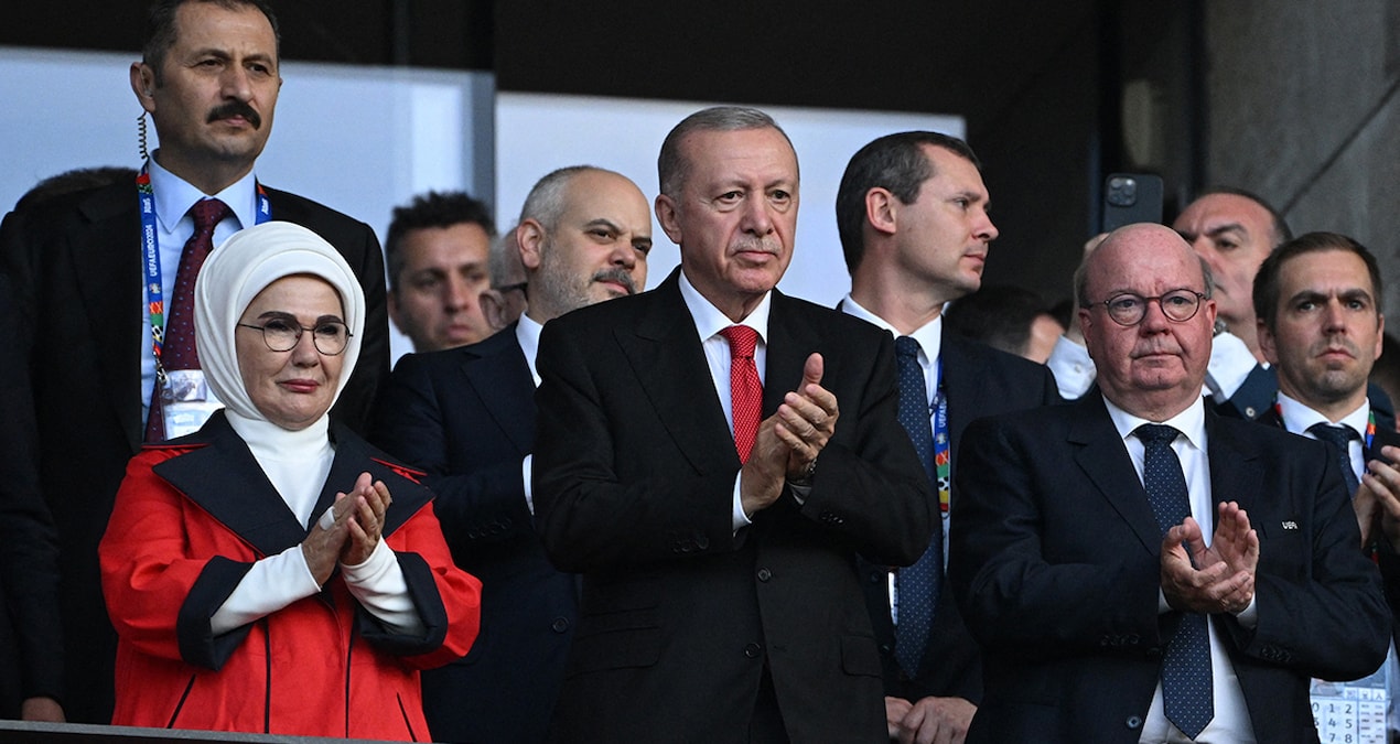 Hollanda-Türkiye maçında Erdoğan'a sansür mü uygulandı? - Görsel 1