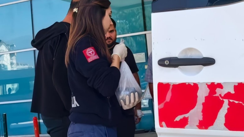 İnegöl'de içecek fabrikasında iş kazası: 24 yaşlı işçinin kesen parmağı buzla hastaneye getirildi - Görsel 1