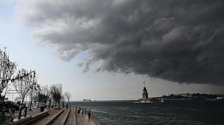 İstanbul'a yağmur ve poyraz uyarısı: Sıcaklıklar 15 dereceye kadar düşecek - Görsel 1