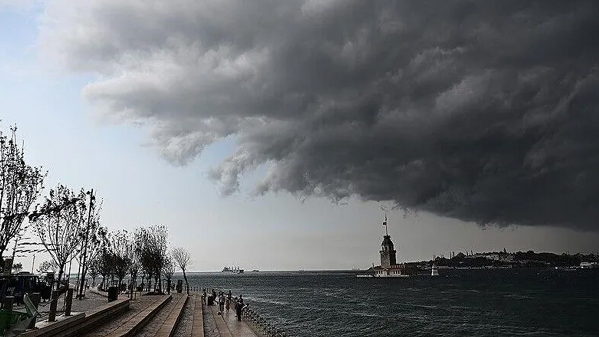 İstanbul'a yağmur ve poyraz uyarısı: Sıcaklıklar 15 dereceye kadar düşecek