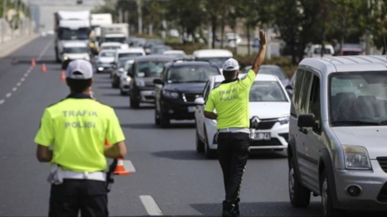 İstanbul'da 2 ilçede yarın bazı yollar trafiğe kapatılacak - Görsel 1