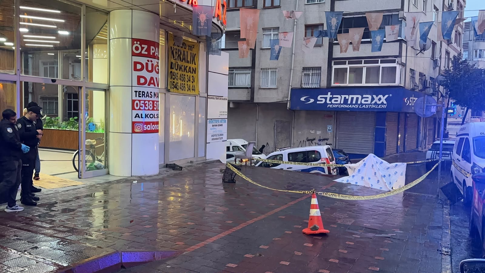 İstanbul'da dehşet! Camı kıramayınca iş yerinin önüne patlayıcı bırakıp kaçtılar - Görsel 2