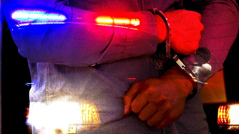 İzmir'de uyuşturucu operasyonu: 3 adrese baskında, 4 tutuklama! - Görsel 1