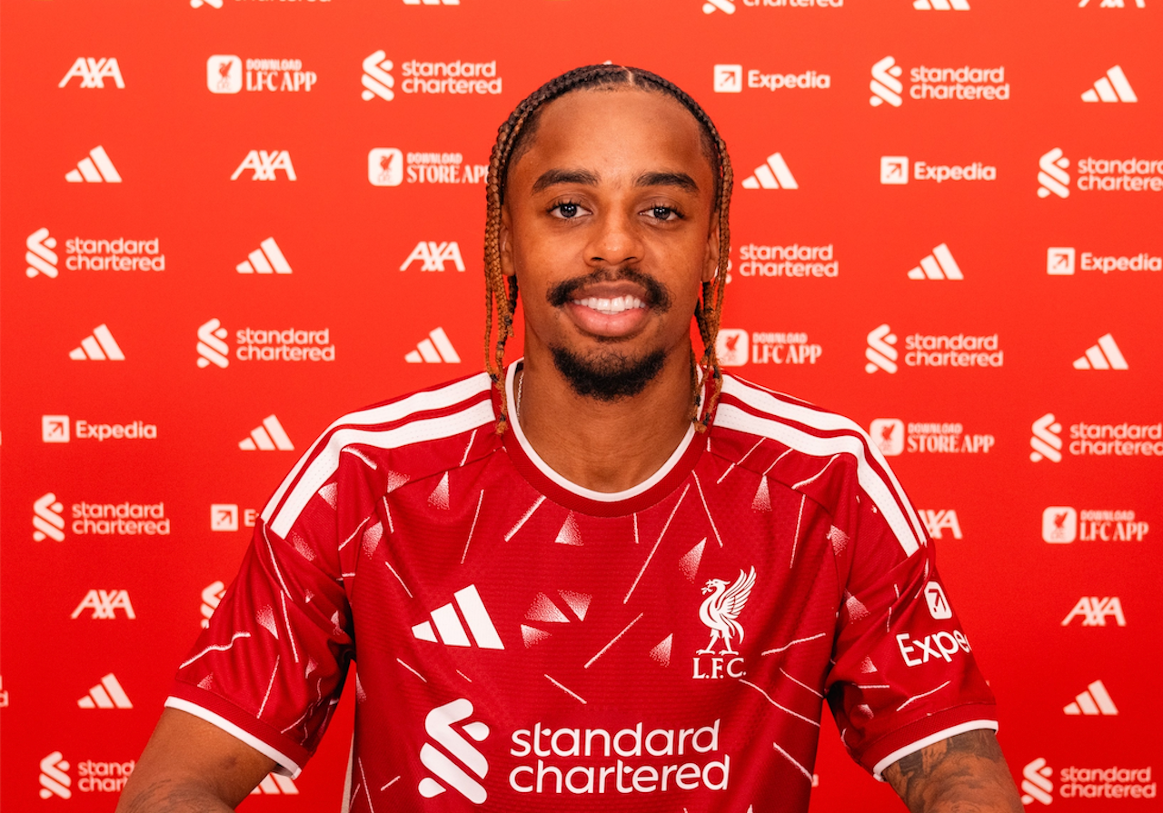 Liverpool yılın transferini rekor bedelle bitirdi