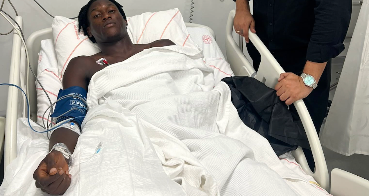 Maç sonu rahatsızlanıp hastaneye kaldırılmıştı! Mendy'den haber var - Görsel 1