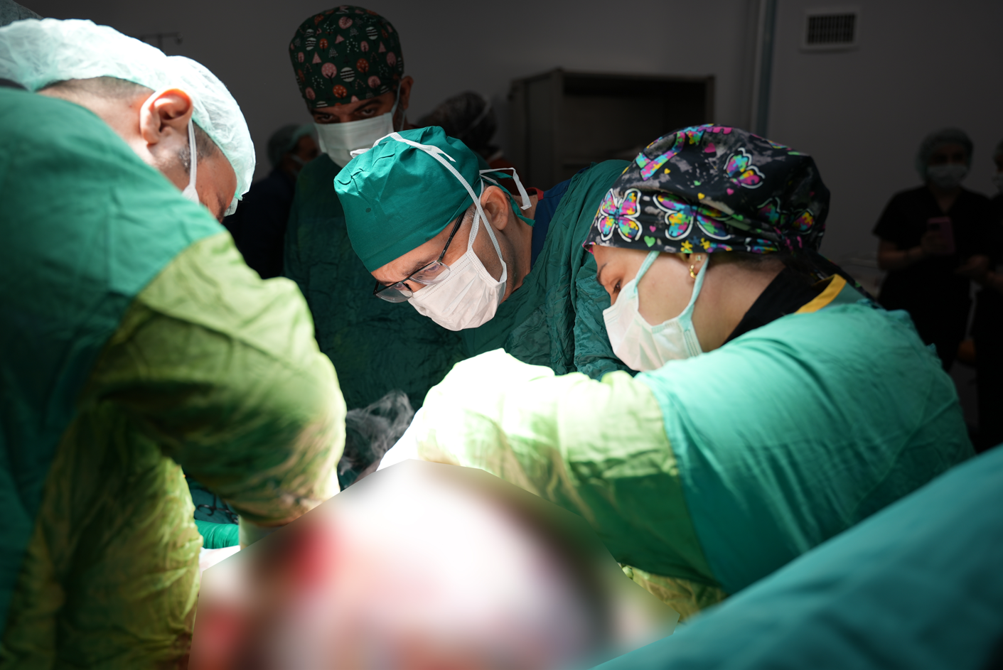Malatya'da 15 kiloluk yumurtalık kitle operasyonla çıkarıldı - Görsel 2