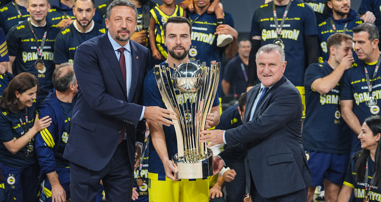 Melih Mahmutoğlu: "Hedeflediğimiz 3 kupa daha var" - Görsel 1