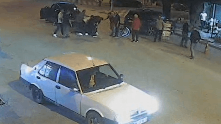Mengen'de 64 yaşındaki esnafa cadde ortasında linç girişimi: 4 şüpheli yakalandı, biri tutuklandı - Görsel 1