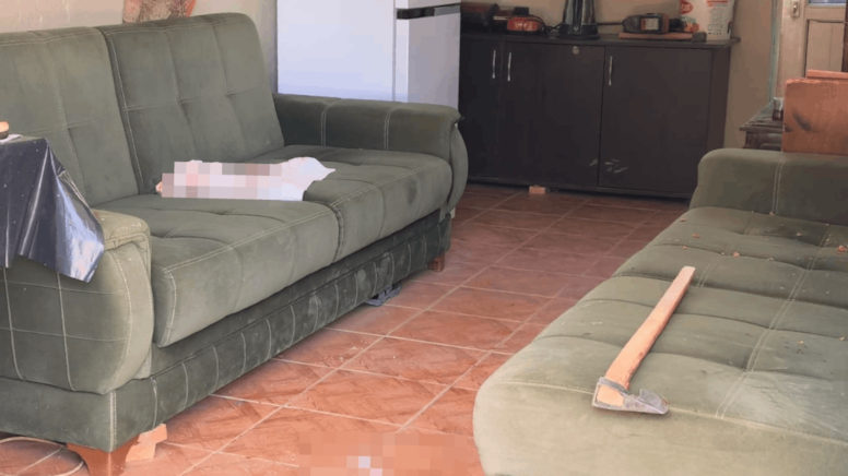 Mezarlıkta karşılaşan husumetlilerin kavgası hastanede bitti: Baltayla saldırdı - Görsel 1