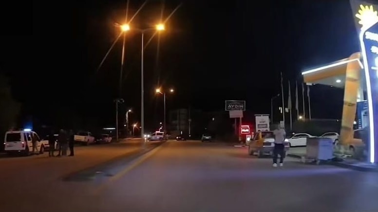 Omuz atma kavgası kanlı bitti: 2'si ağır 4 yaralı - Görsel 1