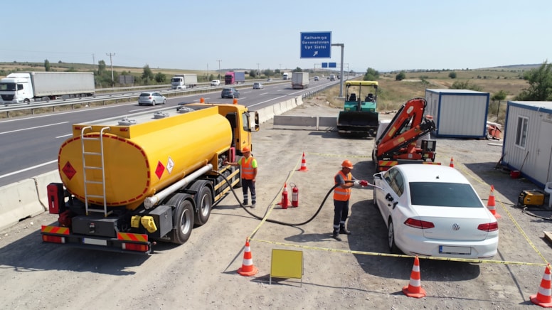 Otoyol mola yerlerinde seyyar benzin istasyonu ve kafe açılmasına yol açan tasarı gündemde - Görsel 1