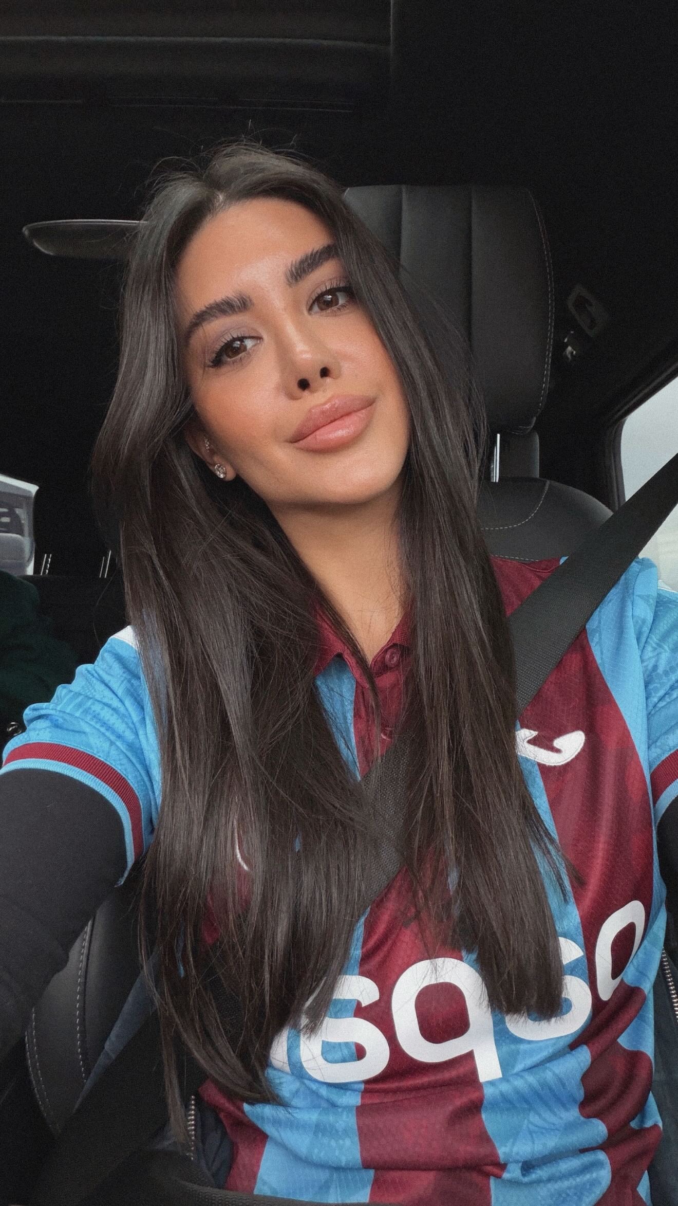 Ozan Tufan ve eşi Trabzon'a iyice alıştı: Yayla yayla gezip kuymak yapıyorlar - Görsel 3