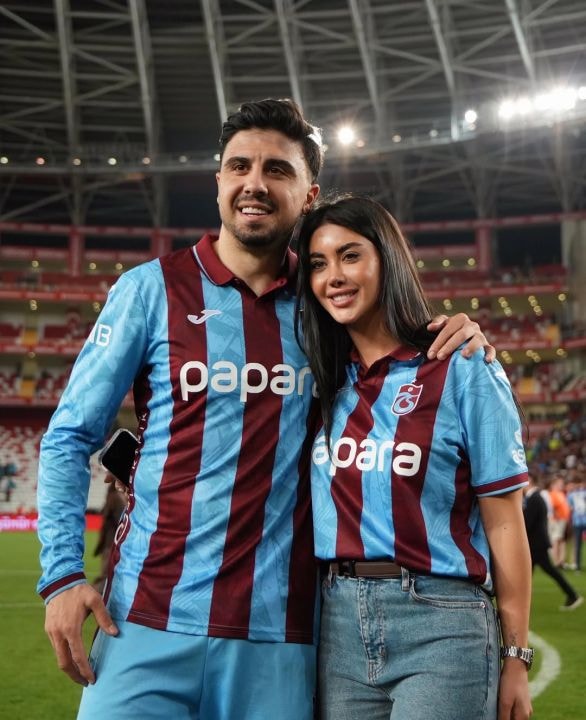 Ozan Tufan ve eşi Trabzon'a iyice alıştı: Yayla yayla gezip kuymak yapıyorlar - Görsel 2