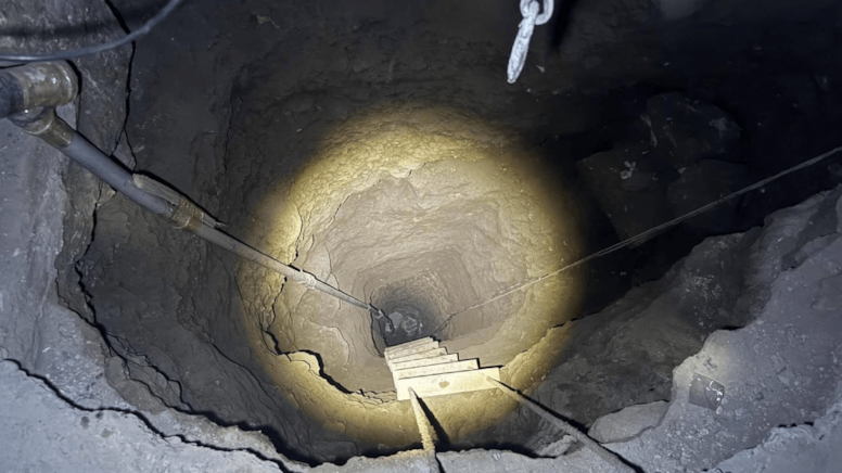 Şanlıurfa'da evin içinde 25 metre tünel kazıp define arayan 2 şüpheli tutuklandı - Görsel 1