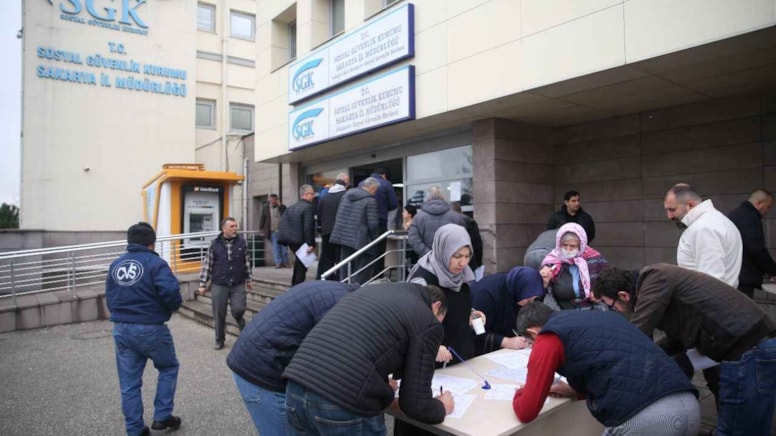 SGK yılın son çeyreğinde takibi başlatıyor: Borçlulara haciz yolu göründü - Görsel 1