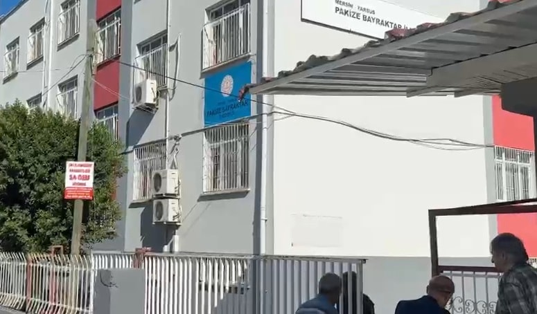Tarsus'ta 7 yaşındaki öğrenci çantasına babasının ruhsatlı tabancasını koymuş, babası "unuttum" diye ifade verdi