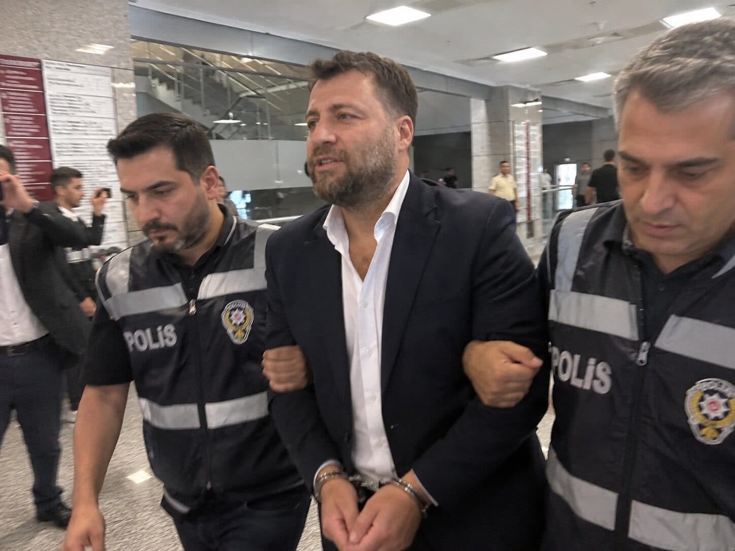 Tera Yatırım Holding patronu Emre Tezmen fon soruşturmasında tutuklandı, DEİK başkanlığı koltuğu boşaldı - Görsel 4
