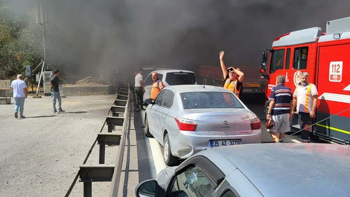 TIR yangını tünel geçişini kapattı