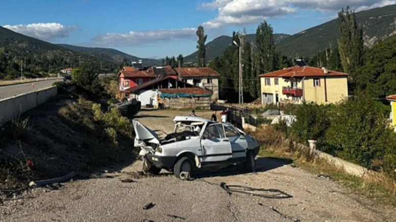 Tokat'ta iki otomobil kafa kafaya çarpıştı: 1 ölü, 3 yaralı - Görsel 1