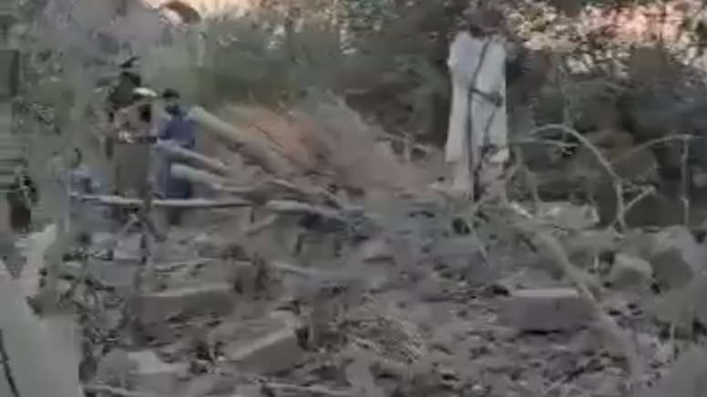 Uçaklar havalandı, Türkiye'nin müttefiki ülke komşusuna bomba yağdırdı - Görsel 1