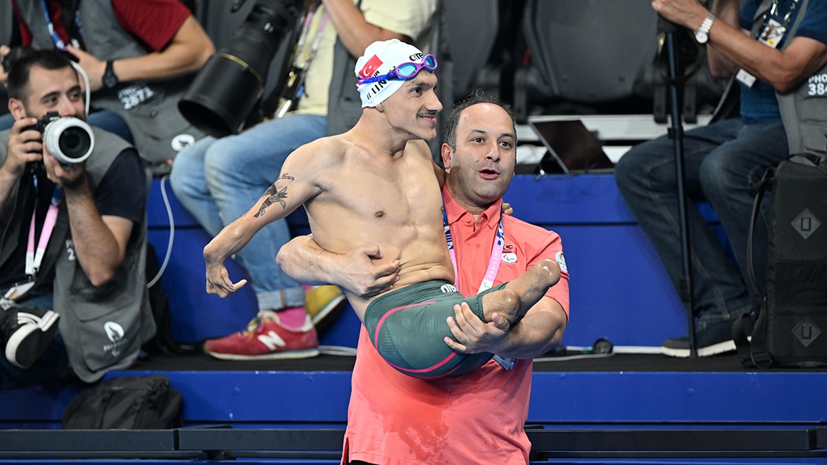 Umut Ünlü, Paris'te 200 metre serbest S3'te altın madalya kazandı